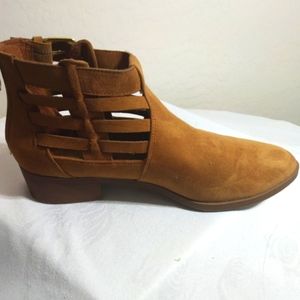 Universal Thread cutout suede ankle boots